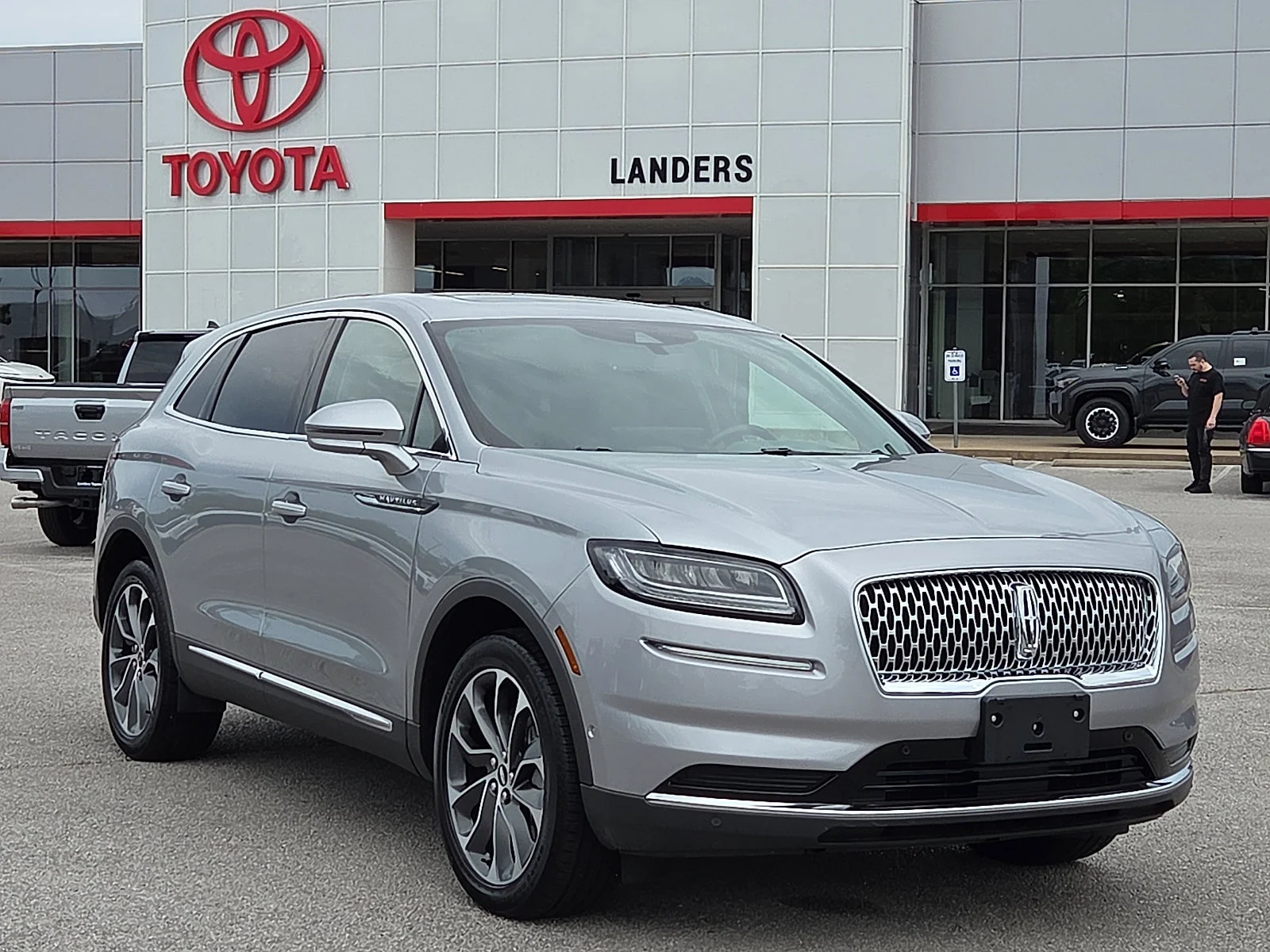 2023 Lincoln Nautilus Reserve AWD's photo