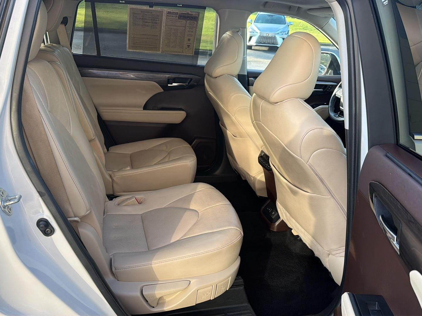 Used 2022 Wind Chill Pearl Toyota Platinum image 13
