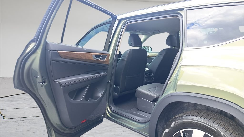New 2026 Green Volkswagen 2.0T SE w/Technology image 12
