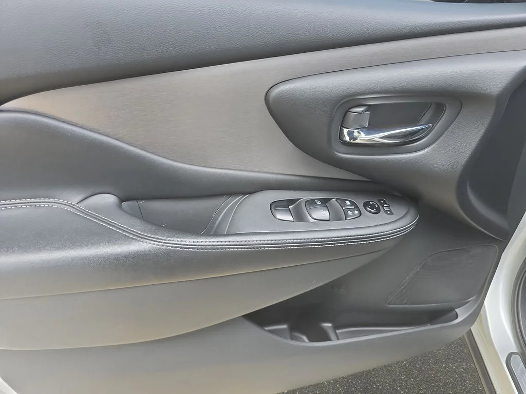 Used 2023 Silver Nissan SV image 25