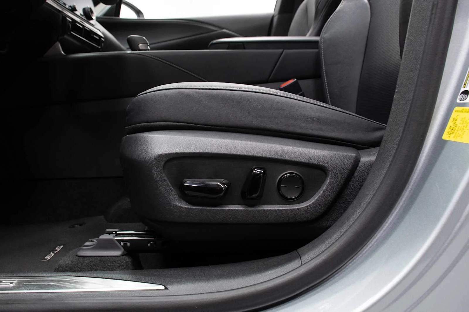 Certified Used 2023 IRIDIUM Lexus Premium Plus image 12