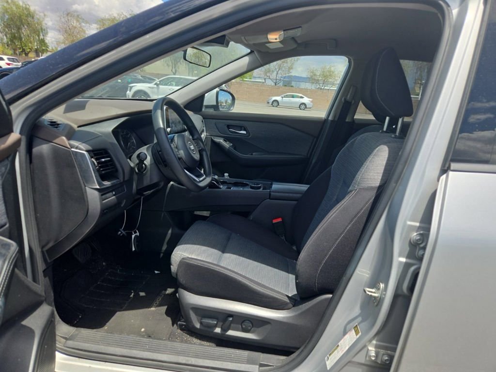 Used 2021 Silver Nissan SV image 6