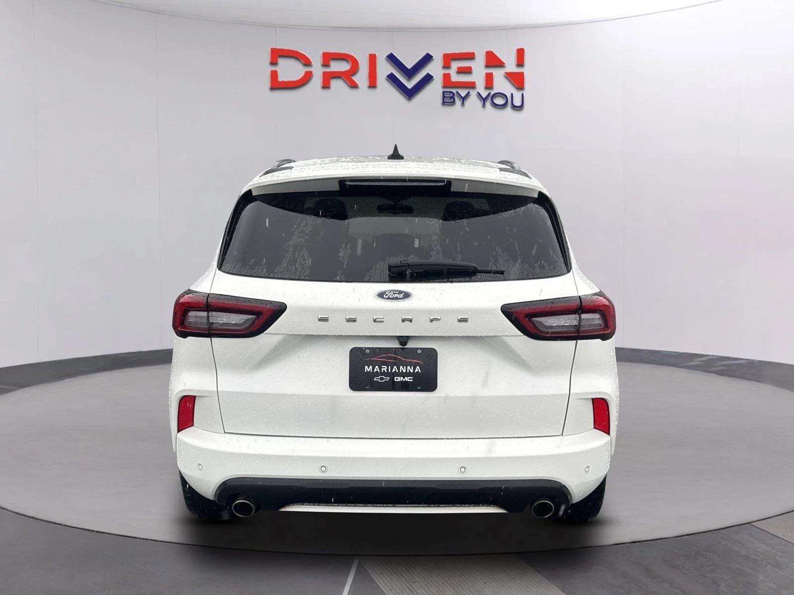 Used 2023 Star White Metallic Tri-Coat Ford ST-Line image 4