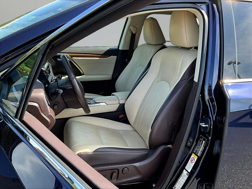Used 2018 Mica Lexus 350 image 25
