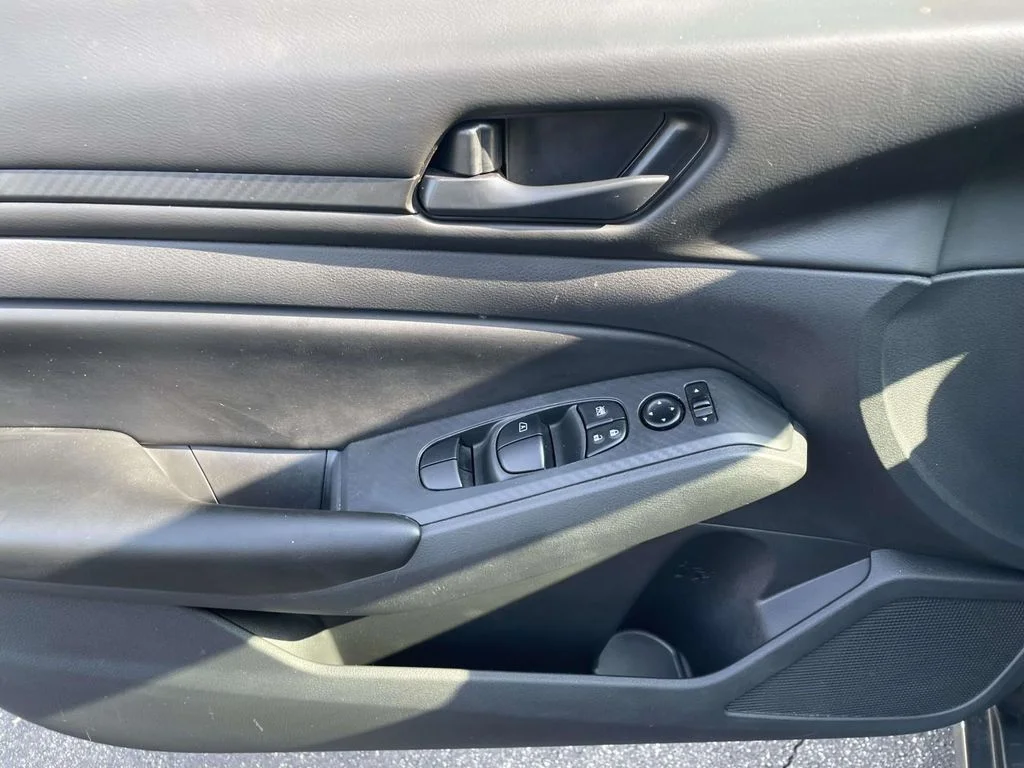 Used 2025 Gray Nissan S FWD image 17