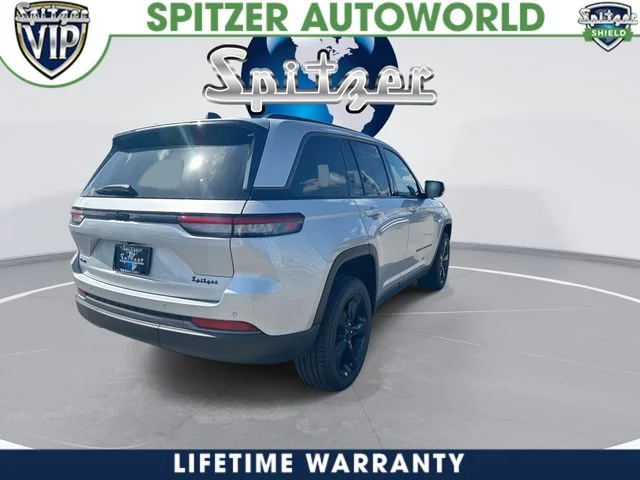 New 2026 Silver Zynith Exterior Paint Jeep Limited image 9