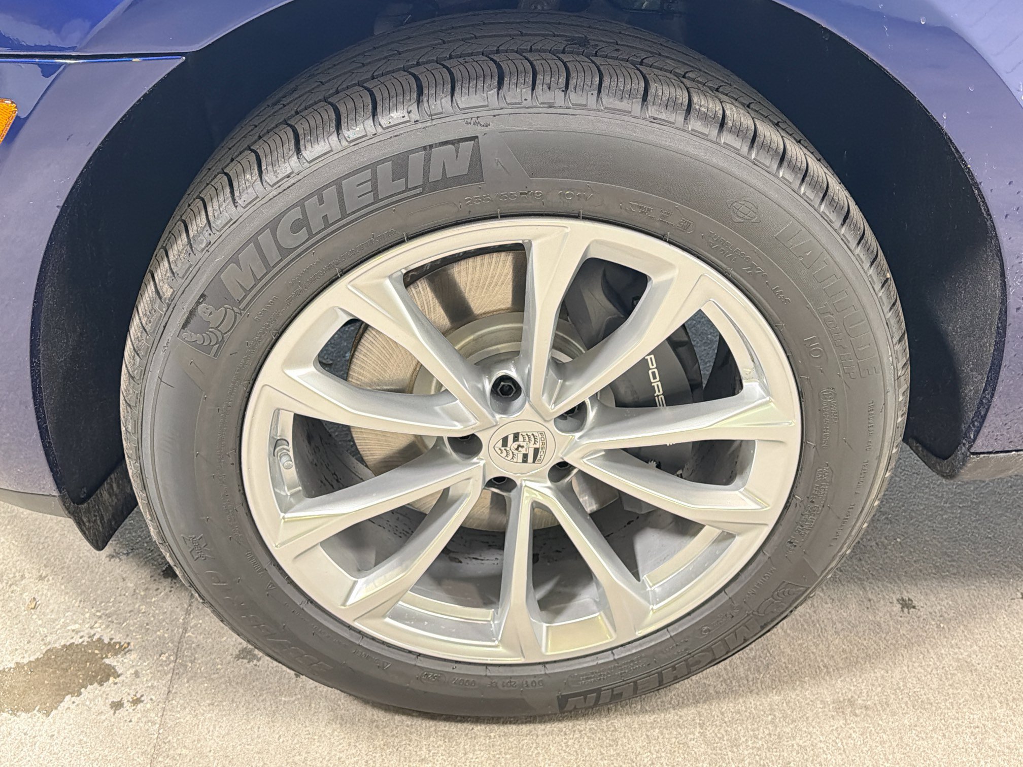 New 2026 Gentian Blue Metallic Porsche  image 40