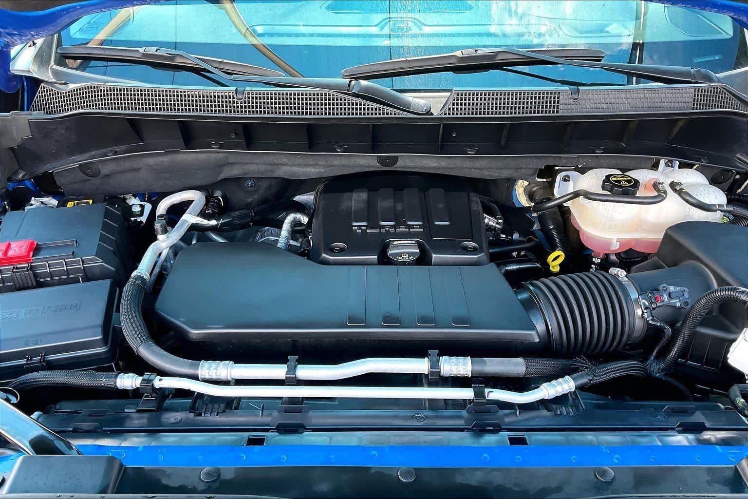 Used 2025 Riptide Blue Metallic Chevrolet Custom image 28