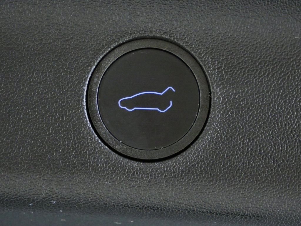 Used 2025  Tesla Long Range image 29