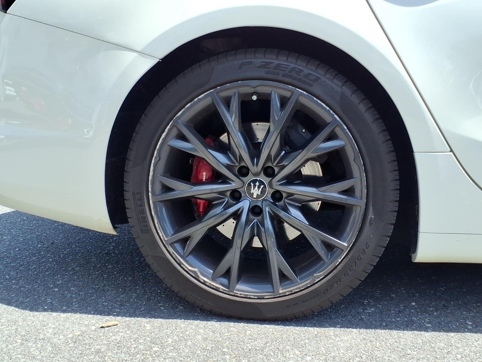 Used 2022 Bianco Maserati Modena image 11
