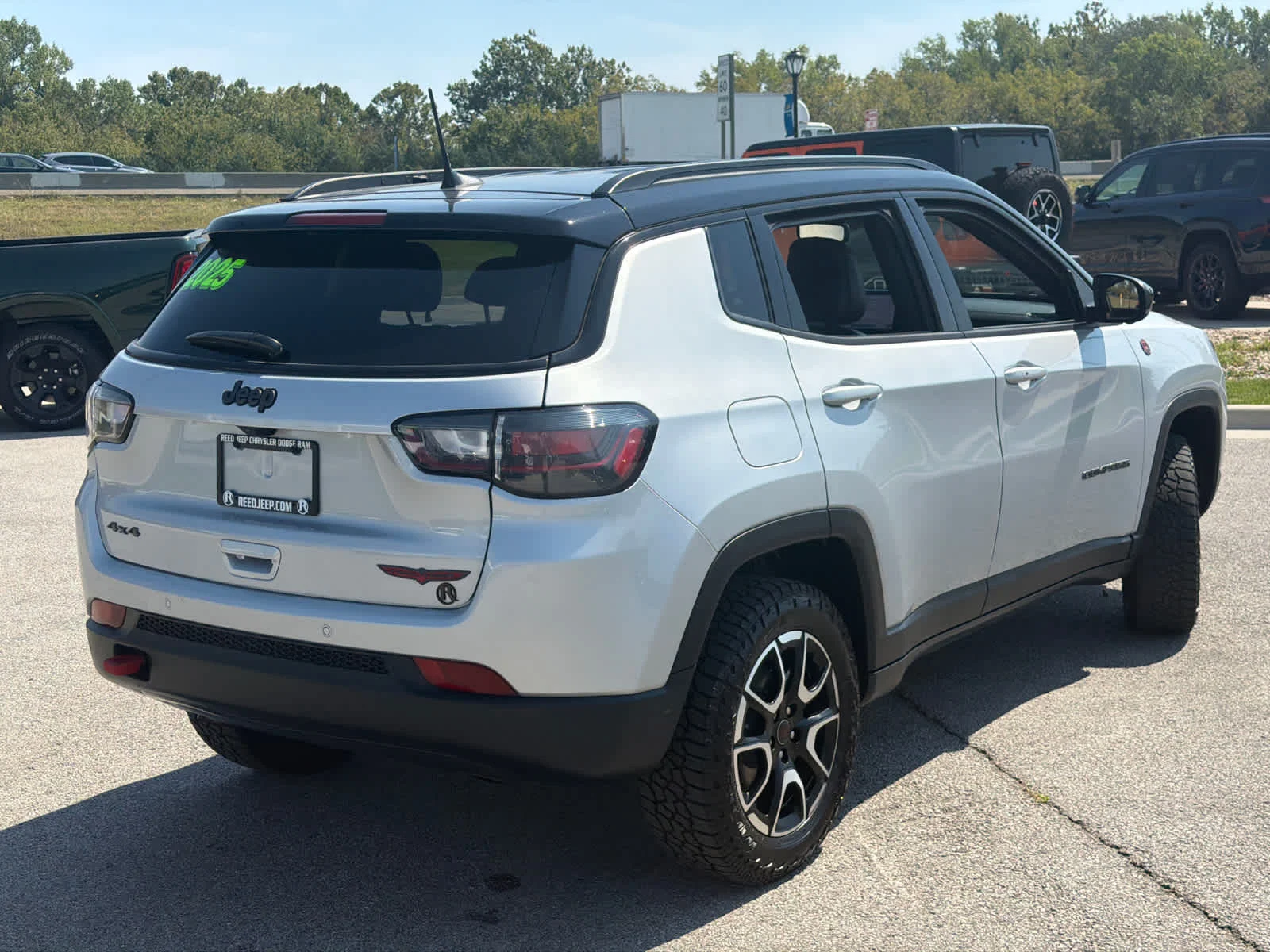 Used 2025 Silver Zynith Metallic Clearcoat Jeep Trailhawk image 9