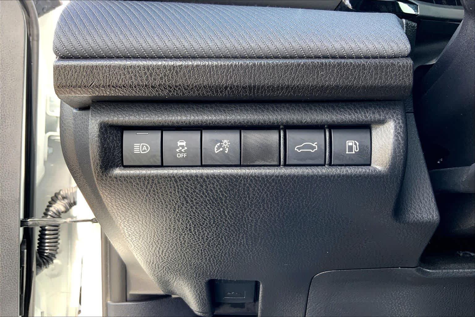 Used 2025 Ice Cap Toyota SE image 33