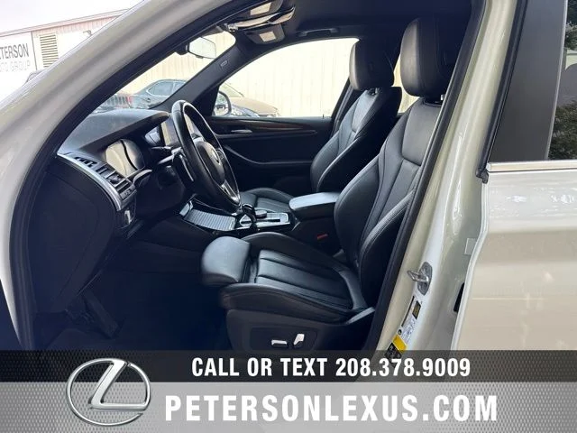 Used 2022  BMW xDrive30i image 23