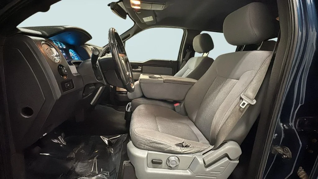 Used 2013 Blue Ford XLT image 6
