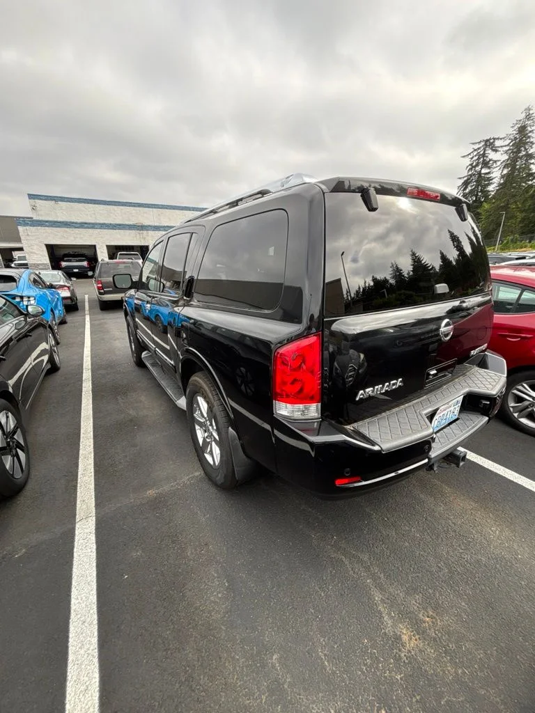 Used 2013 Black Nissan SV image 3