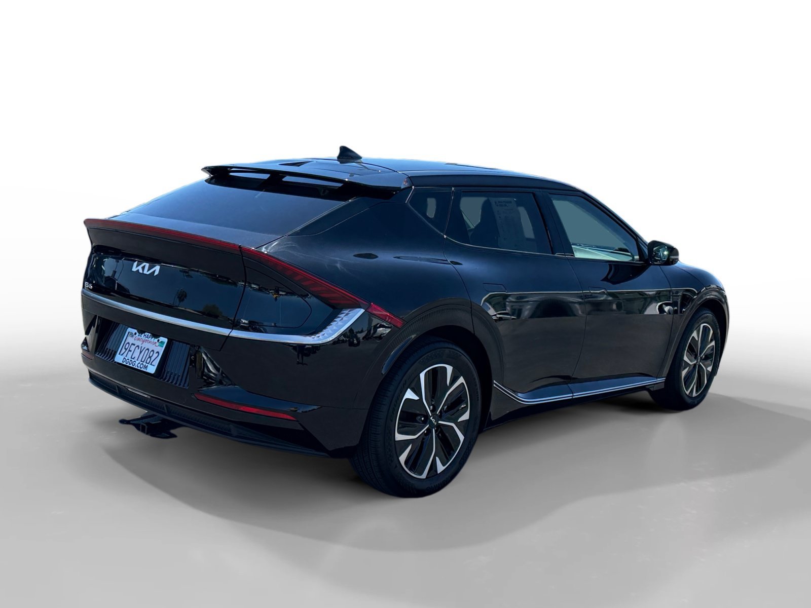 Used 2022 Aurora Black Kia Wind image 5