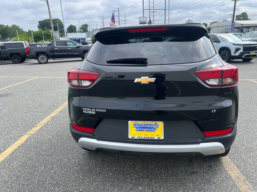 Certified Used 2023 Mosaic Black Metallic Chevrolet LT image 5