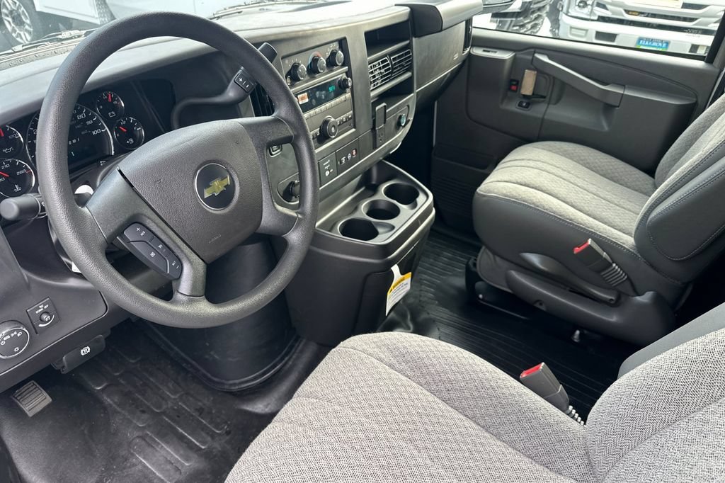 2025 Chevrolet Express Cargo Work Van - Photo 9