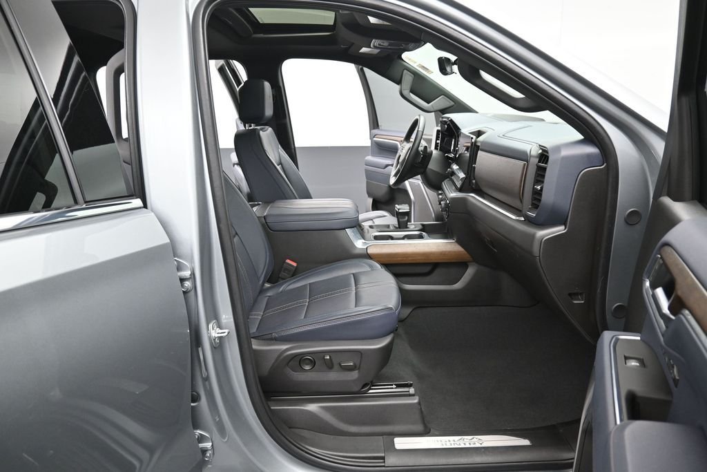 Used 2025 Gray Chevrolet High Country image 34