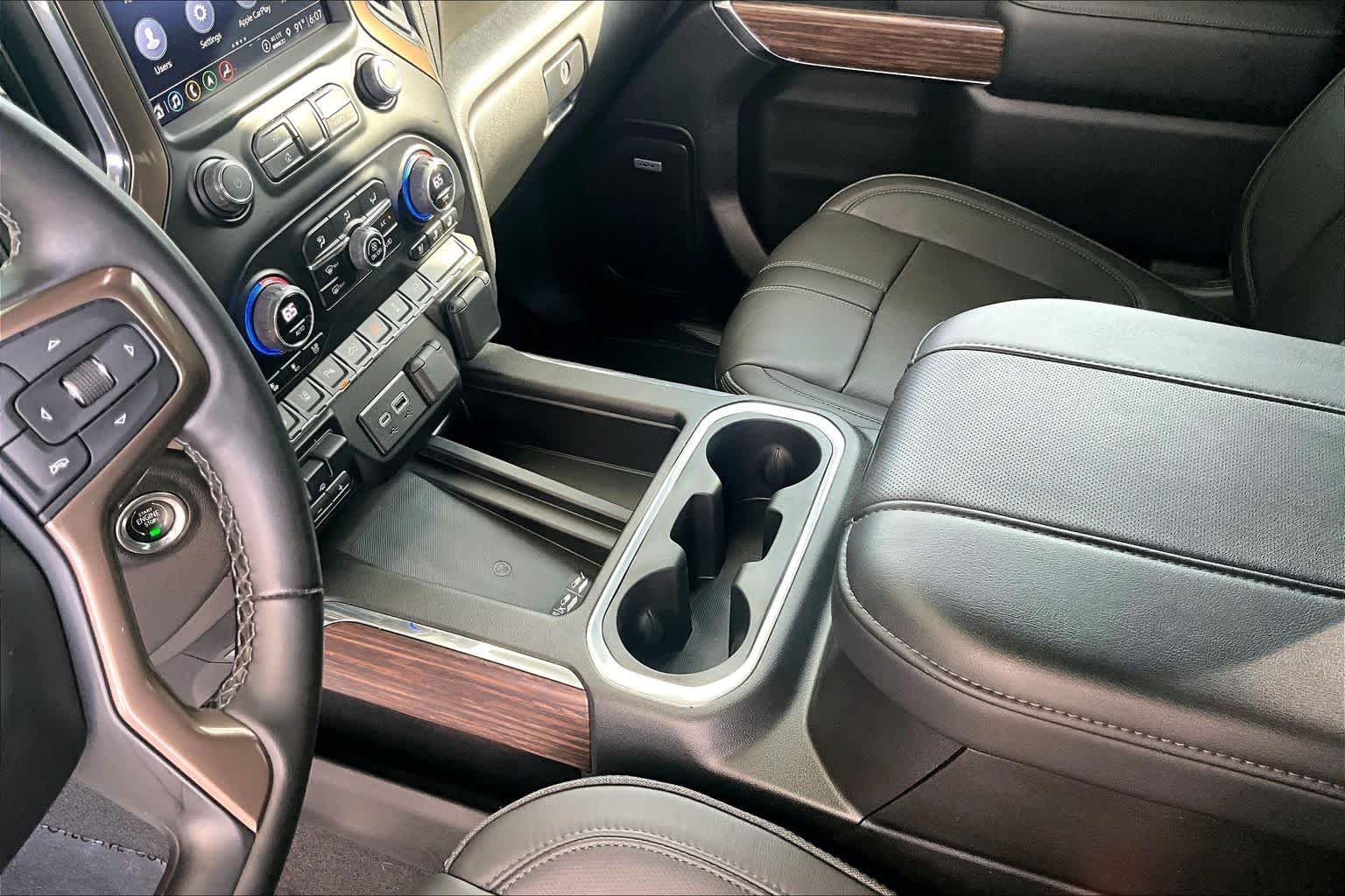 Used 2023 Iridescent Pearl Tricoat Chevrolet High Country image 15