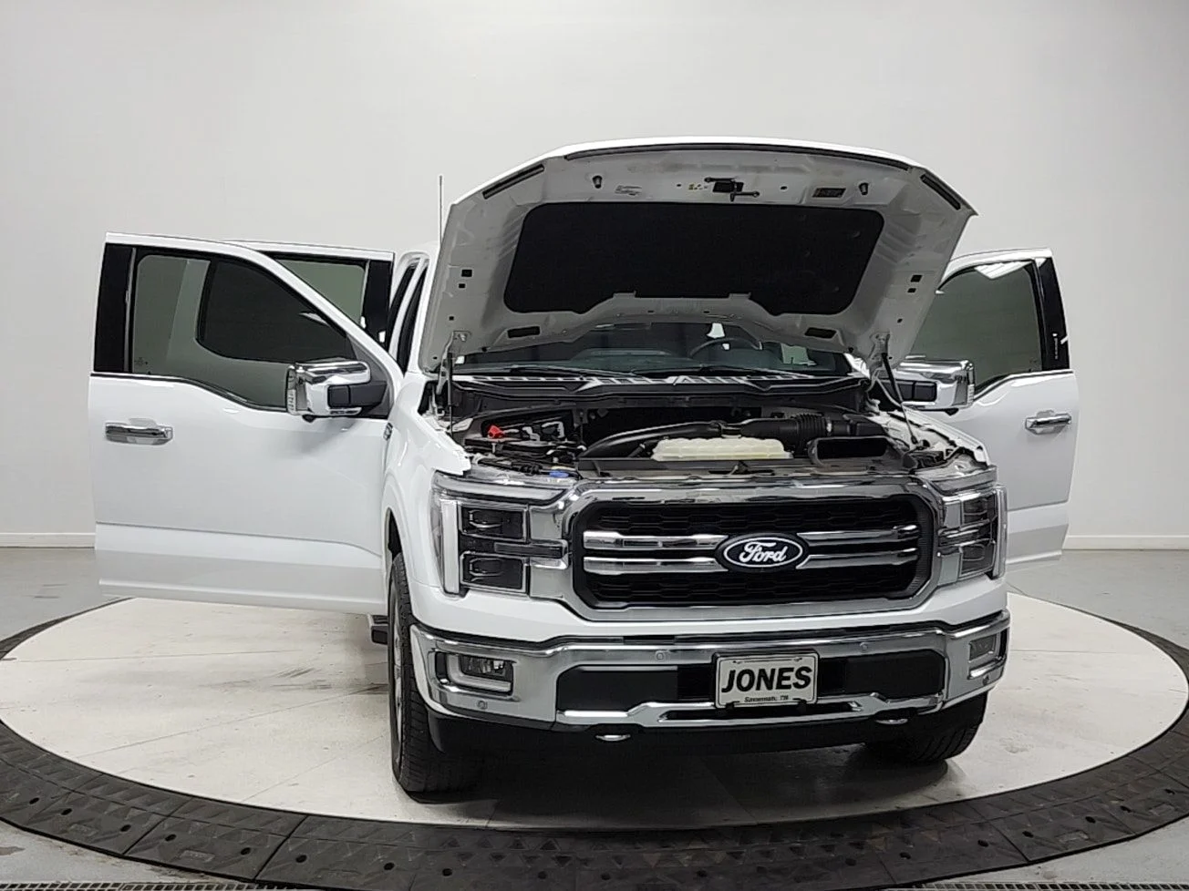 Used 2024 White Ford Lariat image 10