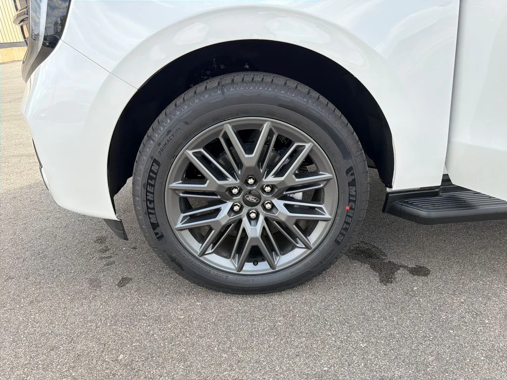 New 2026 White Ford Platinum image 27