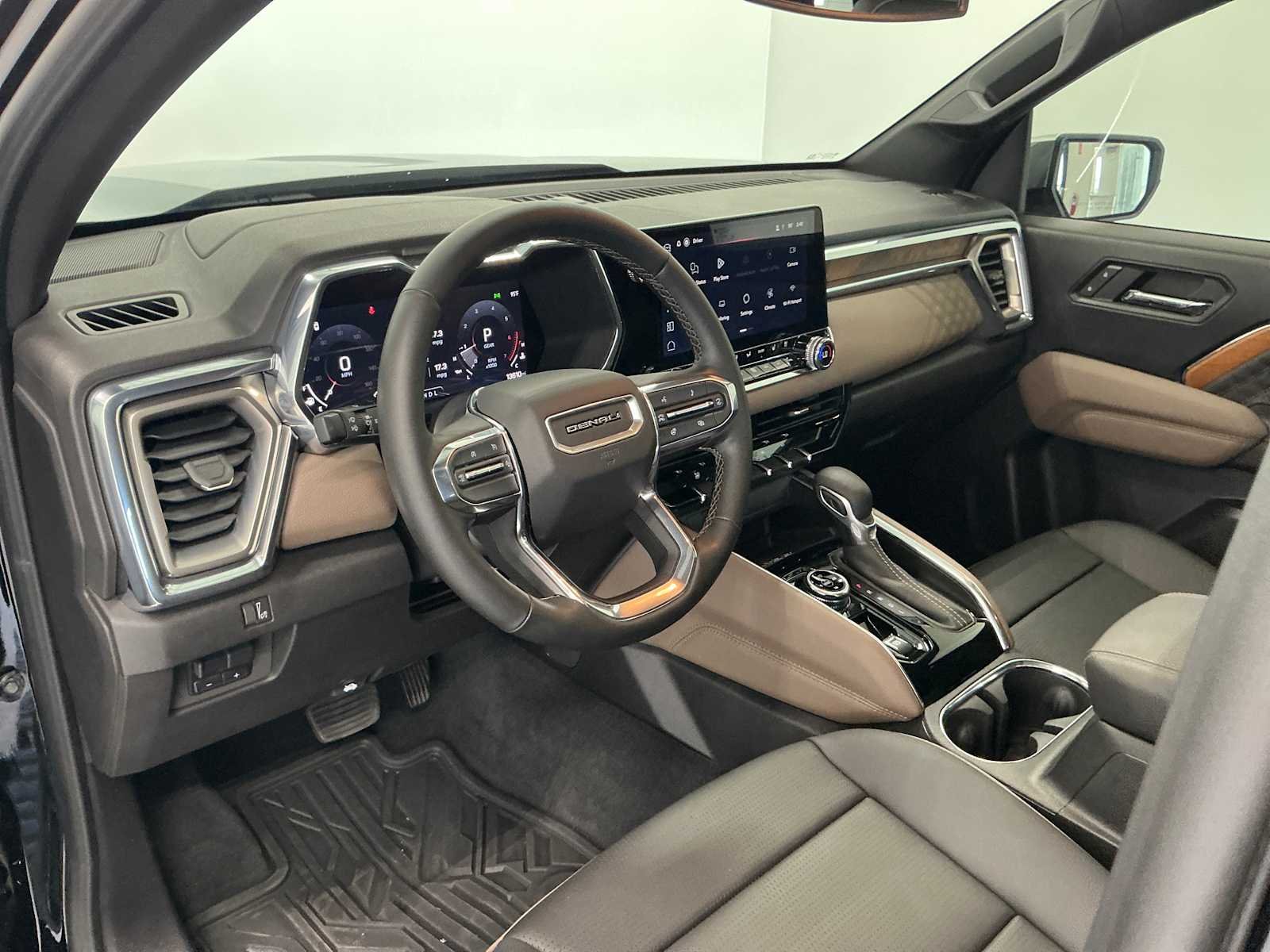 Used 2025 Onyx Black GMC 4WD Denali image 13