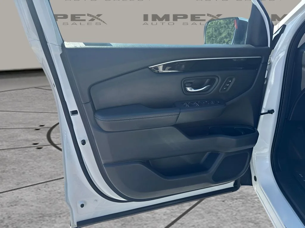 Used 2024 White Honda Touring image 24
