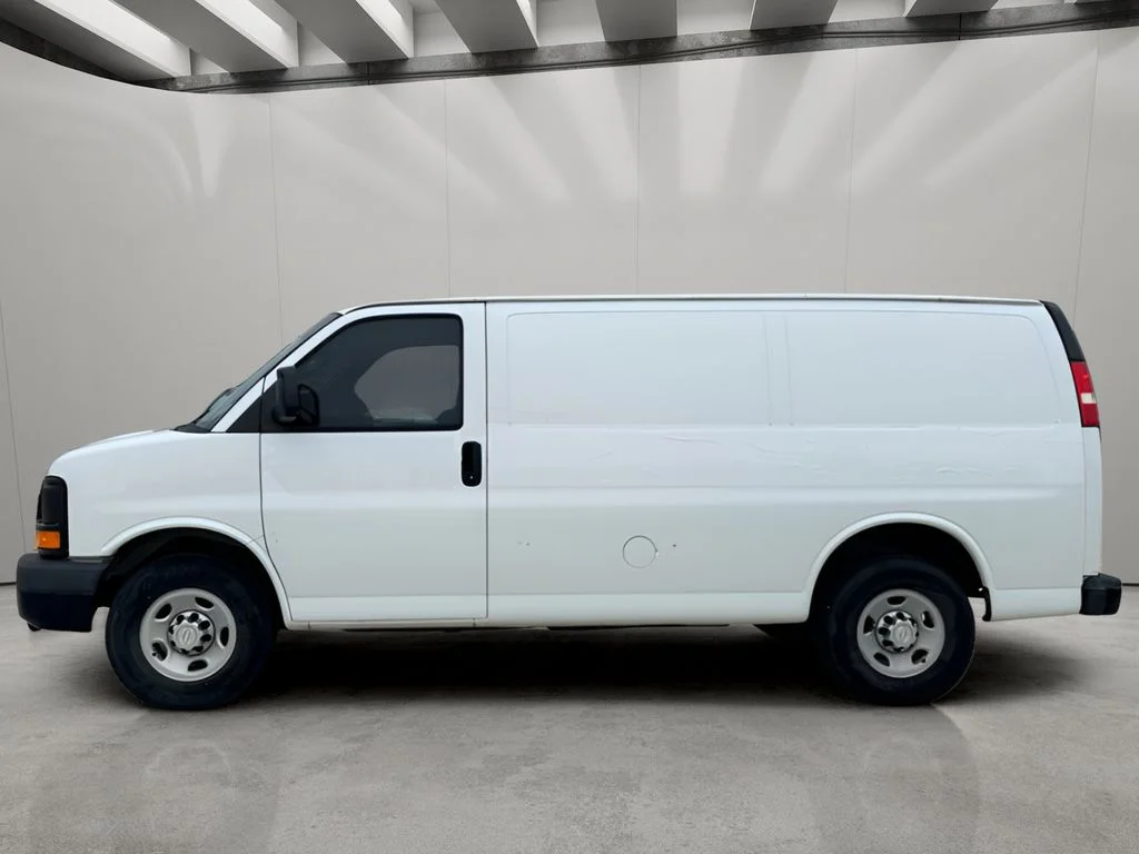 Used 2016 Summit White Chevrolet Work Van image 3