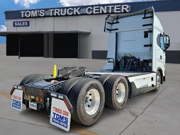 New 2022 WHITE NIKOLA  image 3