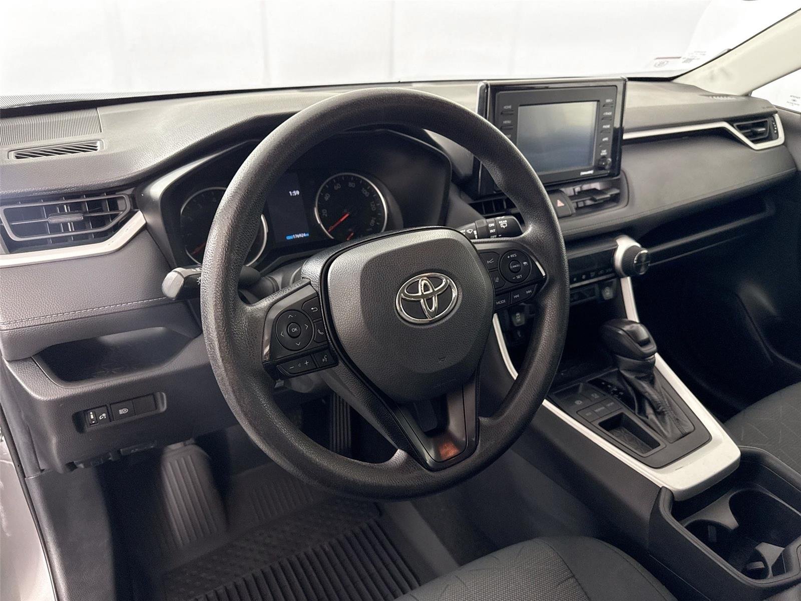 Used 2021 Silver Sky Metallic Toyota XLE image 4