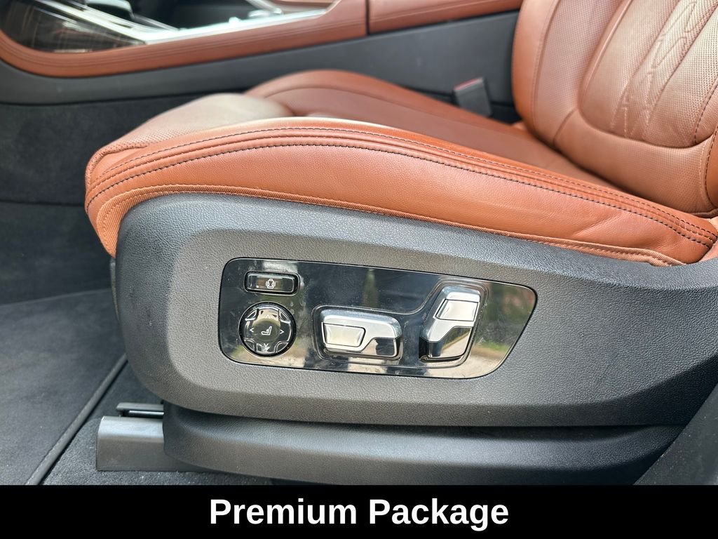 Used 2024 Black BMW xDrive40i image 15