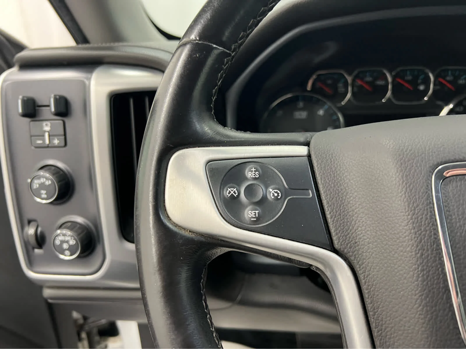 Used 2017 Summit White GMC SLT image 18