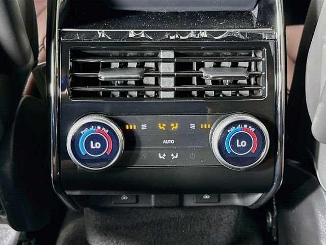 New 2026 Carpathian Grey Land Rover Dynamic SE image 27