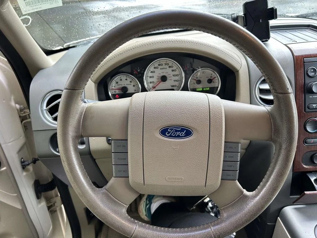 Used 2007  Ford Lariat image 21