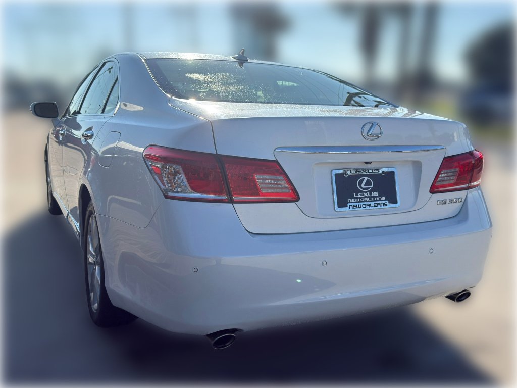 Used 2012  Lexus Base image 5