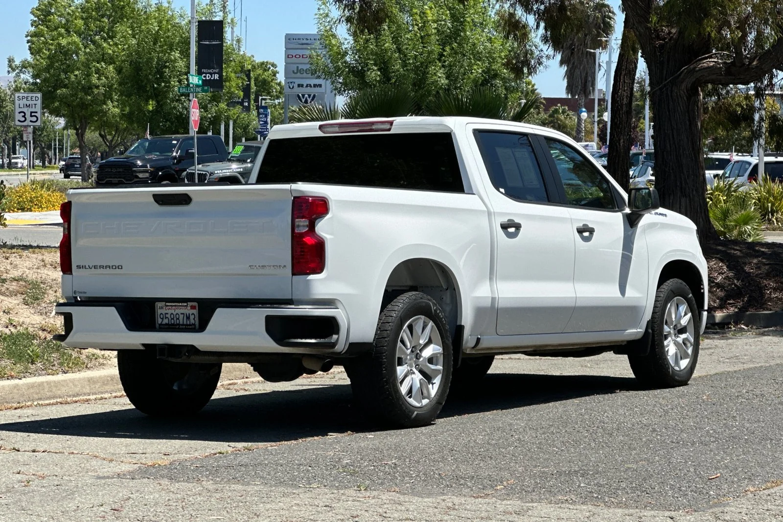 Used 2022 White Chevrolet Custom image 3