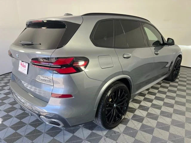 Used 2024 Gray BMW xDrive40i image 7