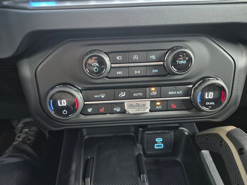 New 2025 Desert Sand Ford Badlands® image 34