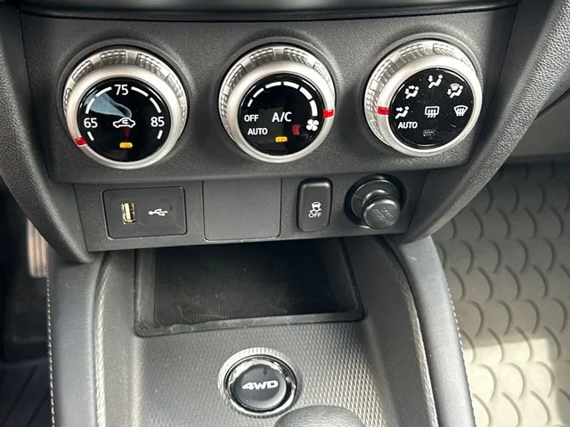 Used 2025 Silver Mitsubishi 2.0 ES image 26