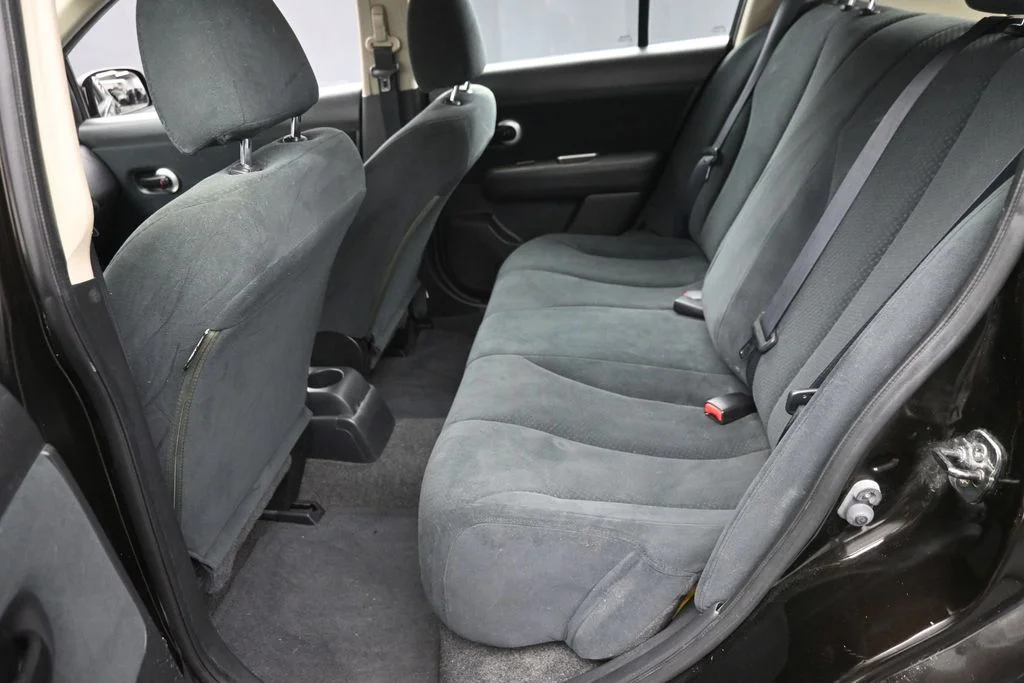 Used 2010 Black Nissan 1.8 S image 12