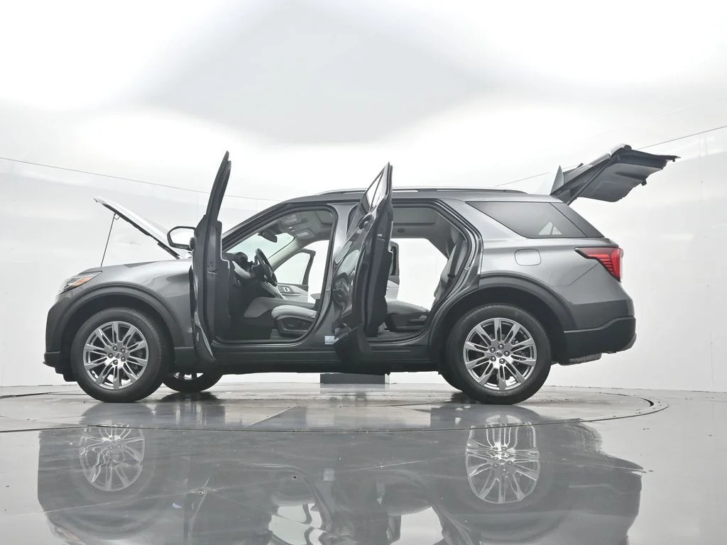 New 2026 Carbonized Gray Metallic Ford Platinum™ image 56