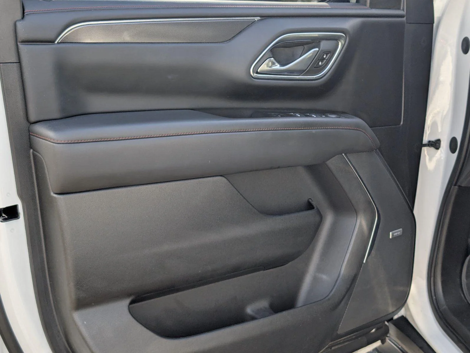 Used 2023 Summit White Chevrolet RST image 13