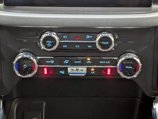 New 2026 Agate Black Metallic Ford XLT image 41