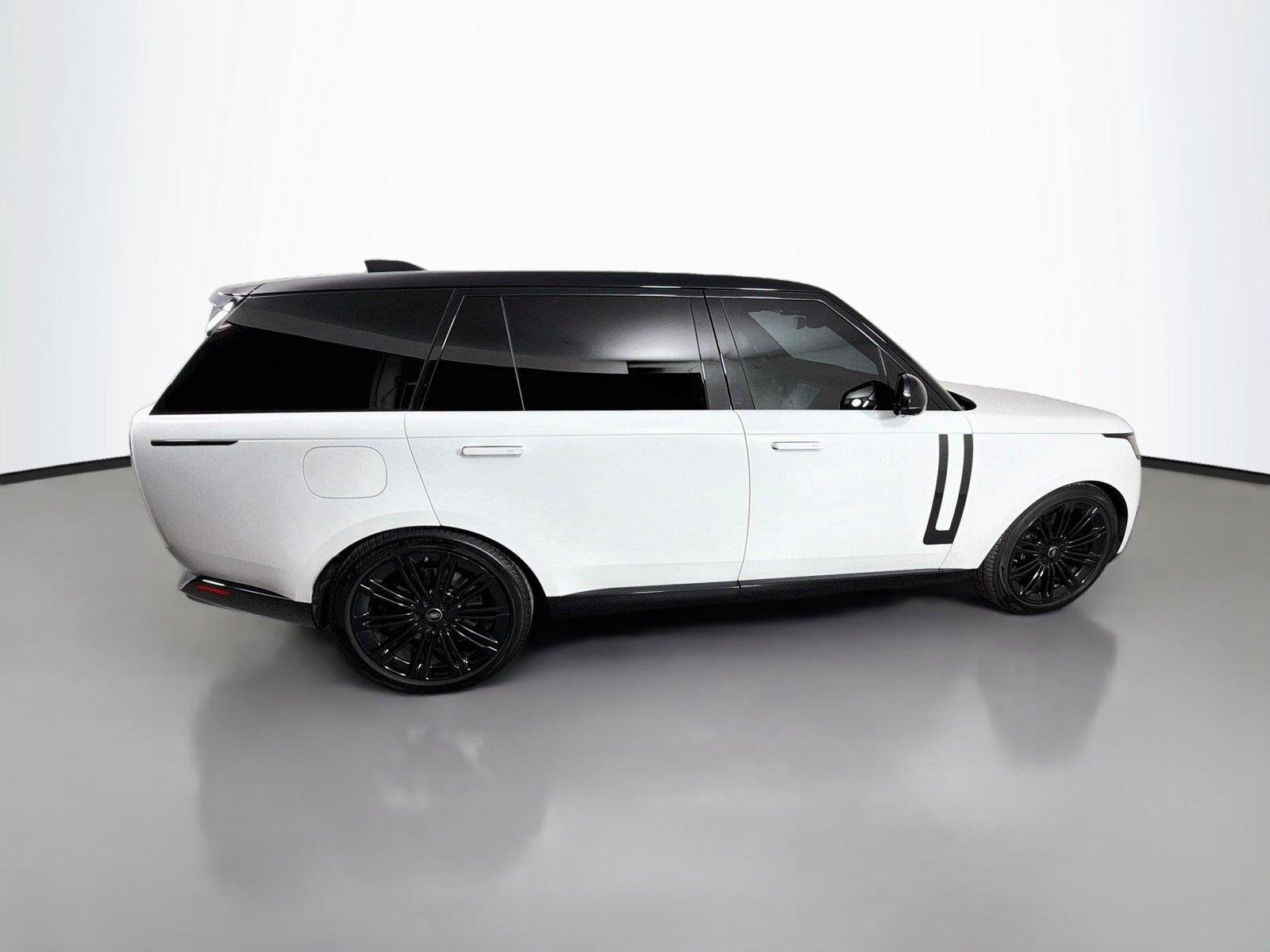 Certified Used 2022 Fuji White Land Rover P530 SE LWB 7 SEATS V8 image 35