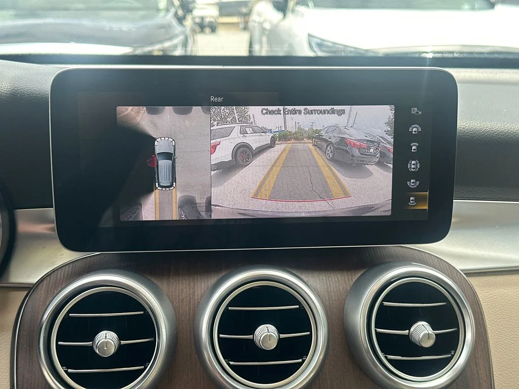 Used 2020  Mercedes-Benz GLC 300 image 28