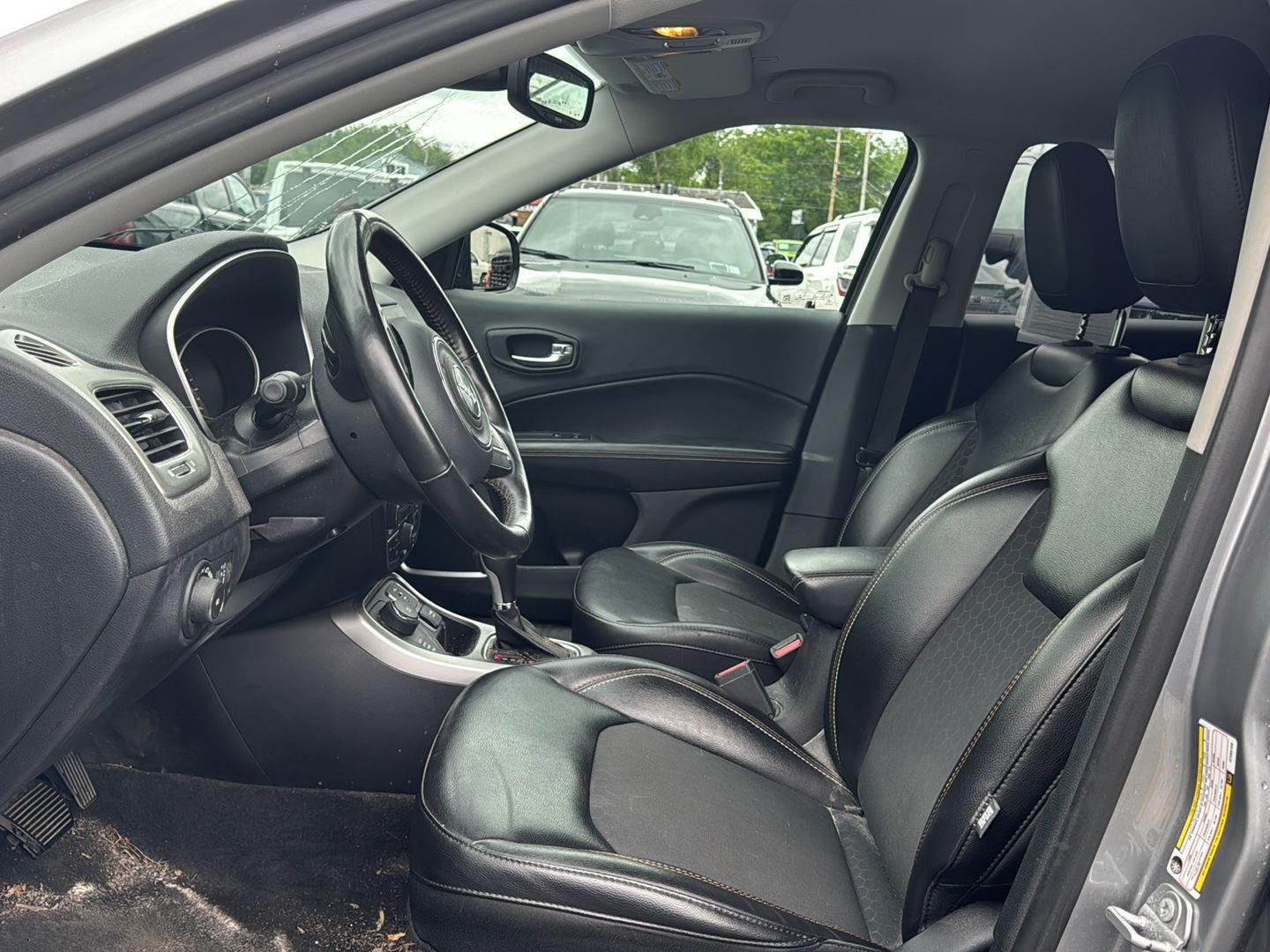 Used 2019 Billet Silver Metallic Clearcoat Jeep Latitude image 2