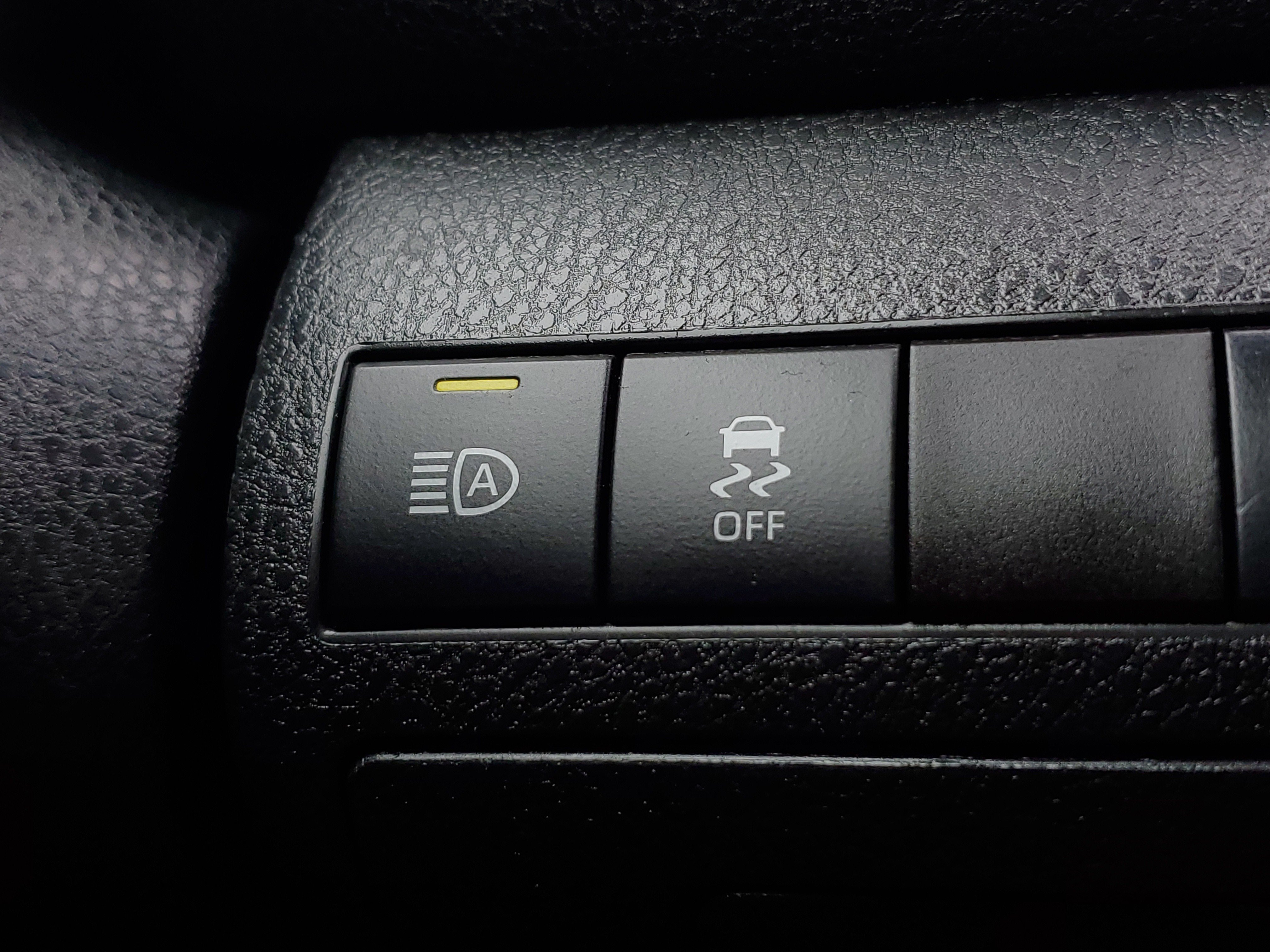 Used 2020 White Toyota SE image 25
