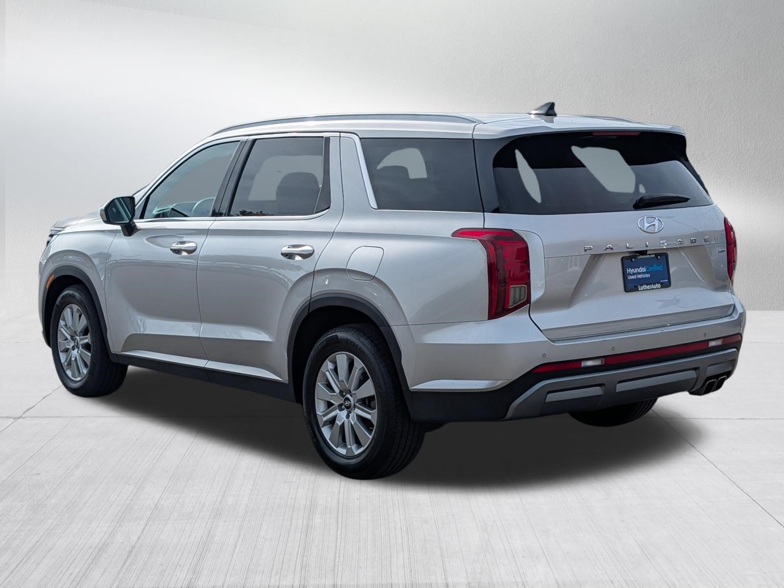 Certified Used 2025 Typhoon Silver Hyundai SEL image 5
