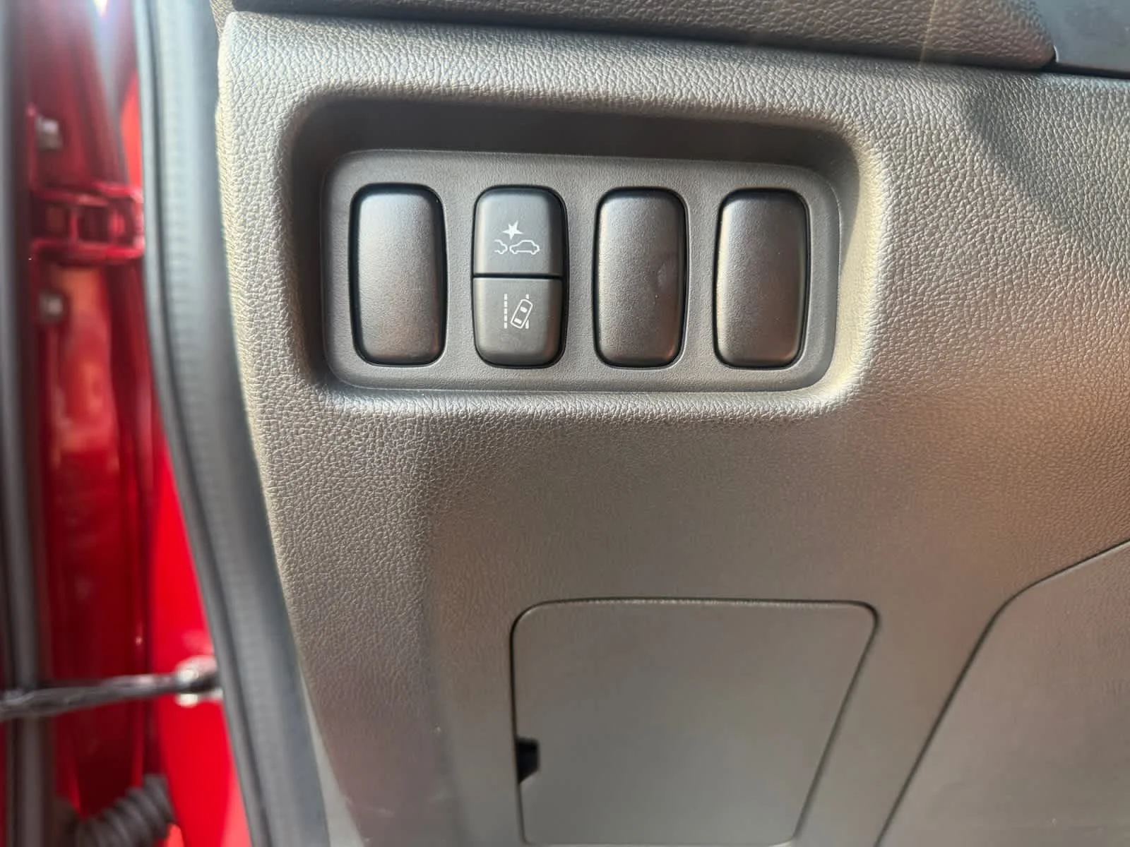Used 2024 Red Diamond Mitsubishi ES image 26